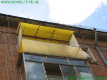 Установка крыши балкона из поликарбоната
