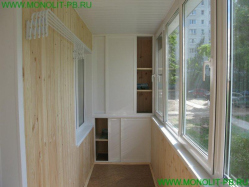 Вместительный шкаф на балконе