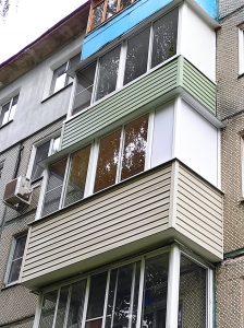 Увеличение полезной площади балкона становится современным стандартом отделки балконов в Туле